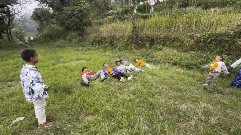 Wolfgang Bartl, Nepal, let the children walk, benefizveranstaltung