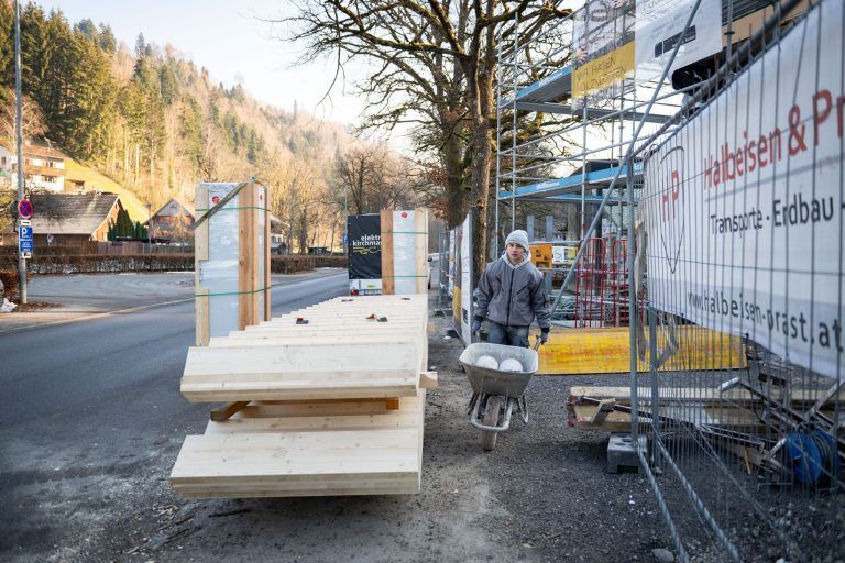 Umbau Karrenseilbahn Dornbirn, Baustelle