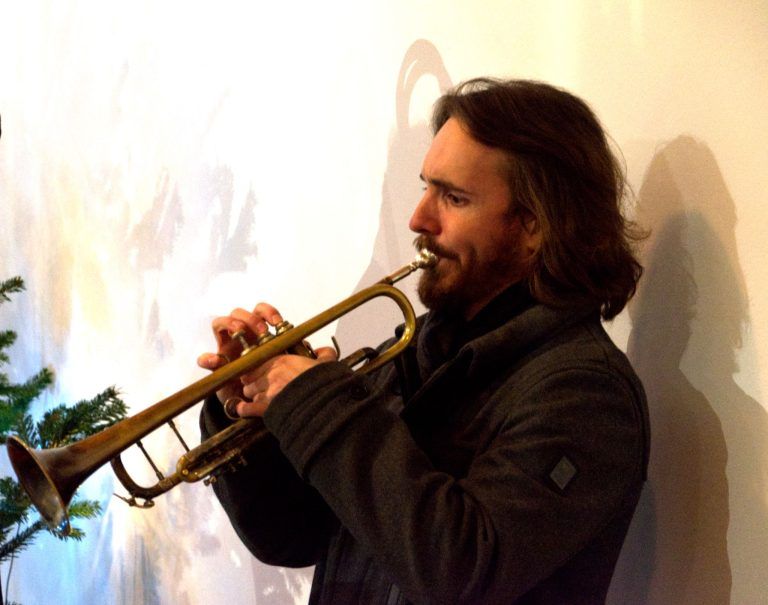 Messfeier mit Pfarrmoderator Hans Tinkhauser - Musik: Bläserquartett der Musikschule Montafon, Pfarrkirche Gantschier