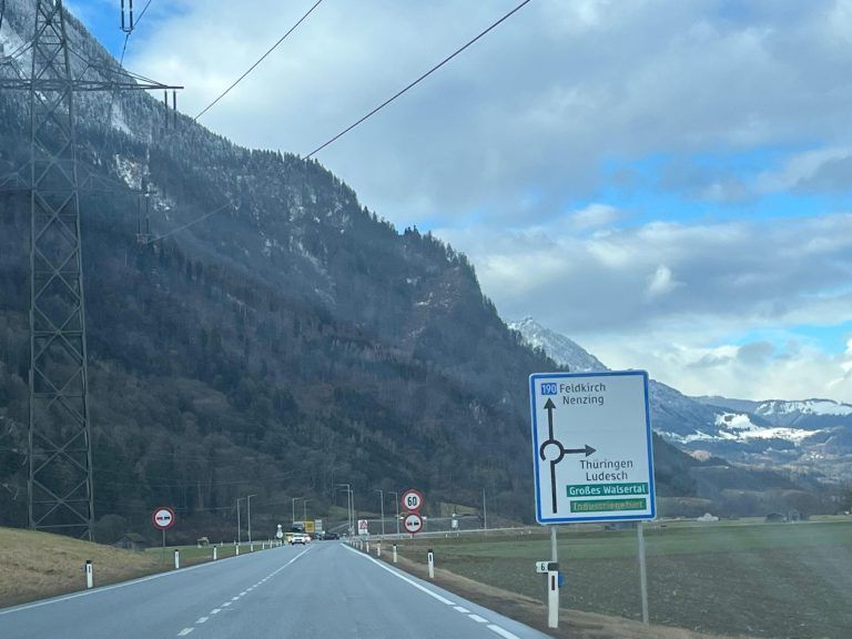 L193, Landesstraße, Tschalenga-Kreisverkehr
