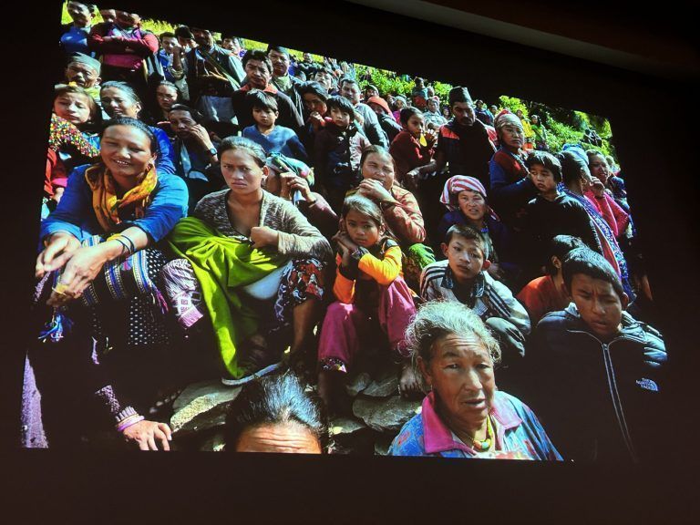 Benefizveranstaltung Nepal Wolfgang Bartl let the children walk