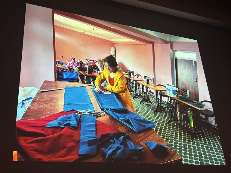 Benefizveranstaltung Nepal Wolfgang Bartl let the children walk