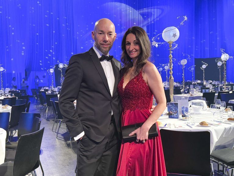 Simone und Johannes Sturn als traditionelle Gildenballgänger