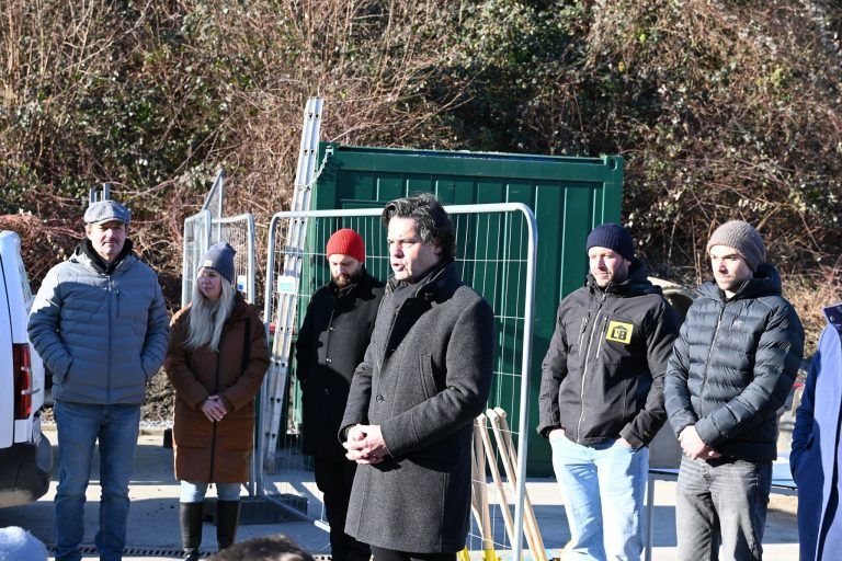 Spatenstich Volksschule Tosters