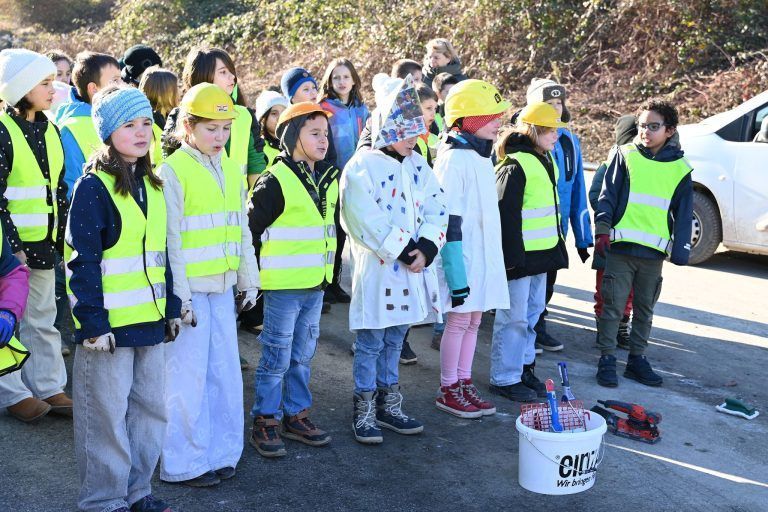 Spatenstich Volksschule Tosters