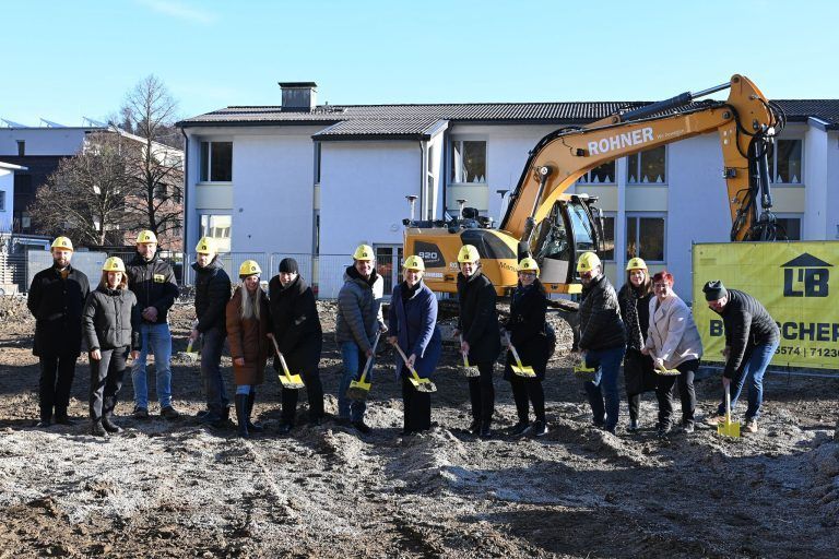 Spatenstich Volksschule Tosters