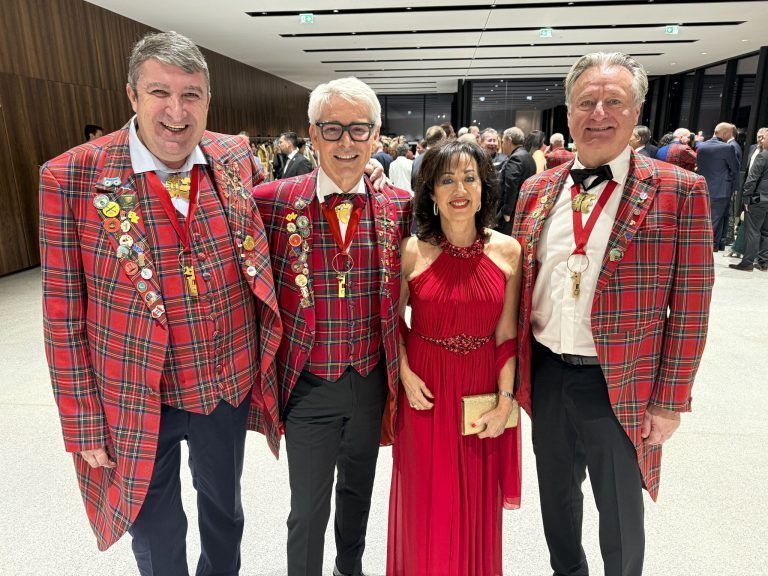 Walter III Egle (93), Dietmar I und Anita I Kaufmann (99) und Heino I Huber (2001) feierten den 25. Ore Ore Altprinzenball
