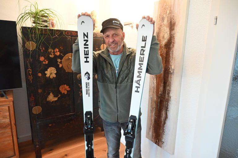 Der Lustenauer Heinz Hämmerle war 42 Jahre Service-Techniker bei Head und betreute viele Ski-Stars. Für seinen Einsatz erhielt er personalisierte Skier, auf denen alle Siege festgehalten wurden. (bvs)