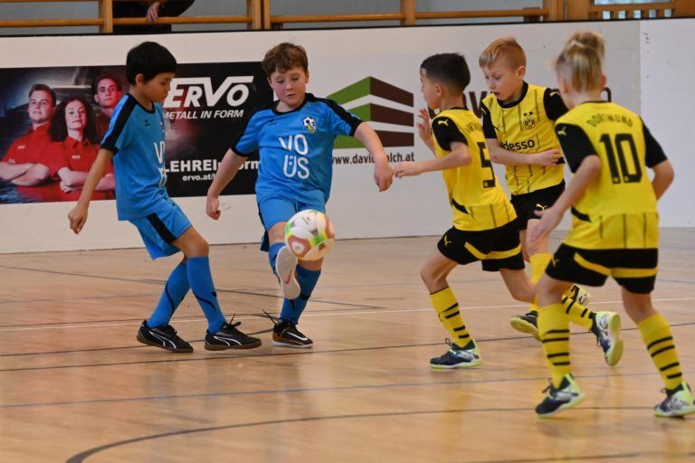 Borussia Dortmund kürt sich zum neuen Champion im Wiesenbachsaal: Szene Schlins gegen Dortmund