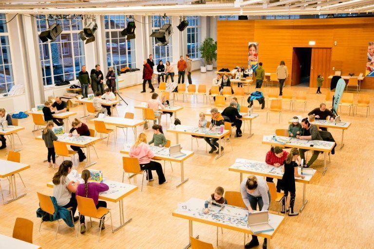 MINT-Puzzle-Profis 2025 gekürt: Die Gewinner der Kategorie „Kind – 9 – 12 Jahre“: Platz 1: Anna-Lina Österle, Platz 2: Nicolas Schweizer, Platz 3: Mira Elif Bayrak
