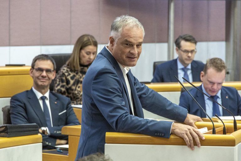 Grün-rot-pinke Kritik an FPÖ und ÖVP - und gegenseitig