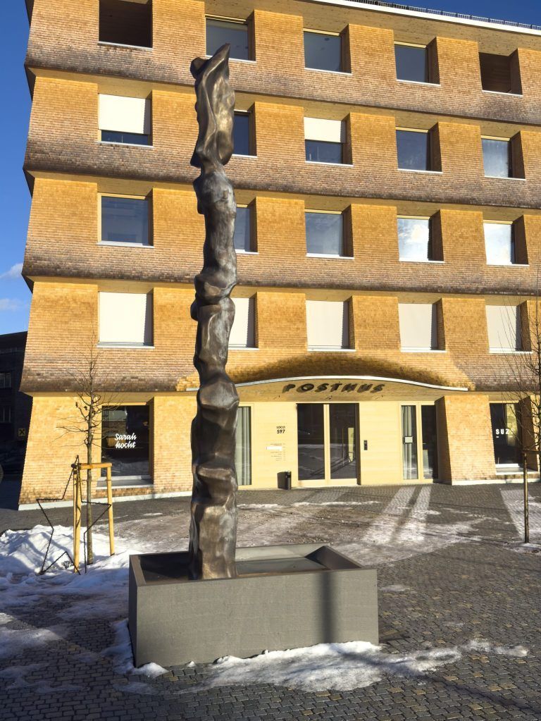 "Ich bin für Diskussionen offen" – Der Künstler hinter dem neuen Egger Dorfbrunnen