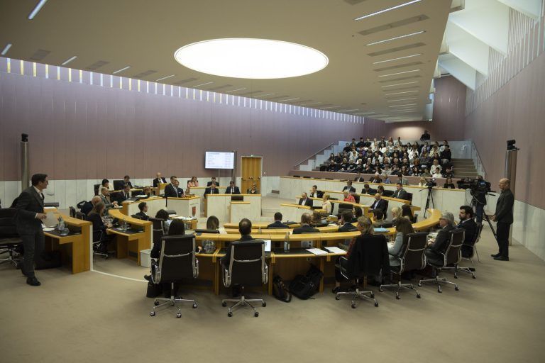 Was dürfen die Länder – und was nicht? Debatte über die Föderalismusreform