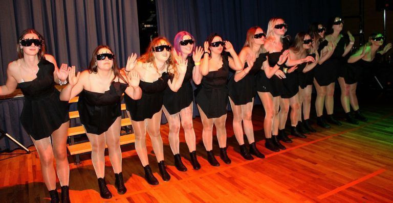 Im Dschungel ging die Party ab : Lauteracher Garde bei der Mitternachts-Show in ungewohntem Outfit.