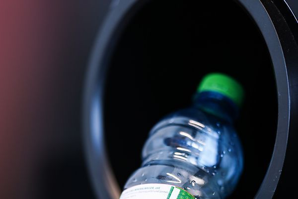 Bisher eine Million Pfandflaschen und Dosen retourniert