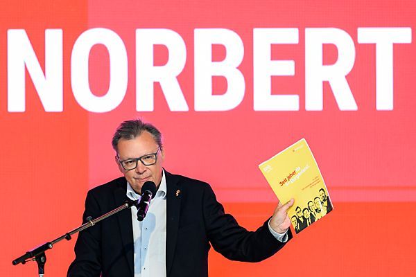 Darabos tritt bei ÖTTV-Vorstandswahl mit Liu Jia an