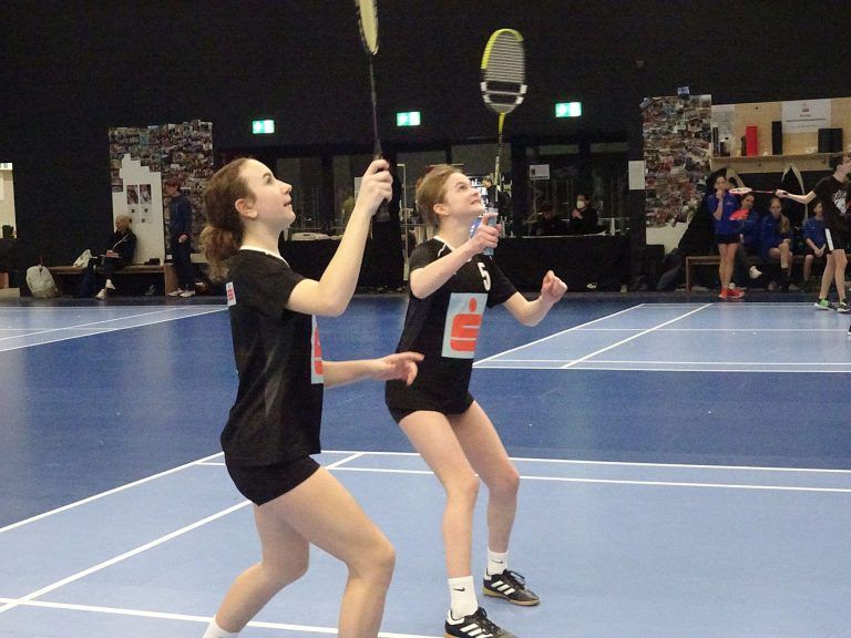 Auf die Sieger warten Anfang April die Bundesmeisterschaften. - Spannende Schulolympics im Badminton - Schulolympics im Badminton 2025