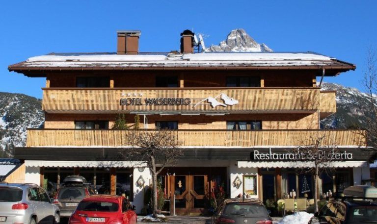 Aus Backstube wurde „Hotel Walserberg“: Aus dem Café wurde ab 1980 das heutige Hotel Walserberg.