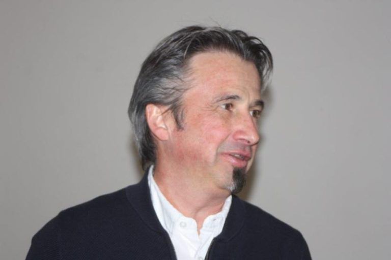 Neue Trinkwasserleitung im Frödisch-Saal : privat Im Frödischsaal wird das Trinkwasserleitungssystem saniert; Foto: VN-TK Bürgermeister Jürgen Bachmann betont die Wichtigkeit der Sanierung im Frödischsaal. (Bildergalerie)