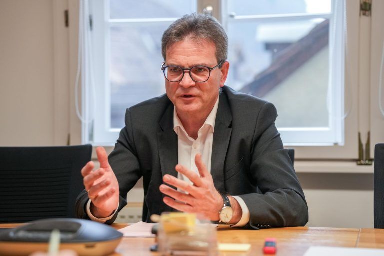 „Der richtige Zeitpunkt für ein Testament ist immer der aktuelle“ – Warum junge Menschen für den Tod vorsorgen sollten