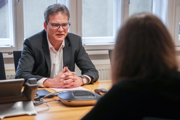 Was geschieht mit Online-Konten, Kryptowährungen und Social-Media-Zugängen nach dem Tod?