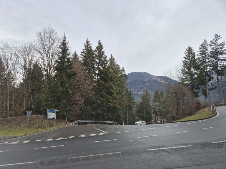Ragazenzrank-Kreuzung, Dorfzentrum, Karl-Heinz Dobler, Kreuzung