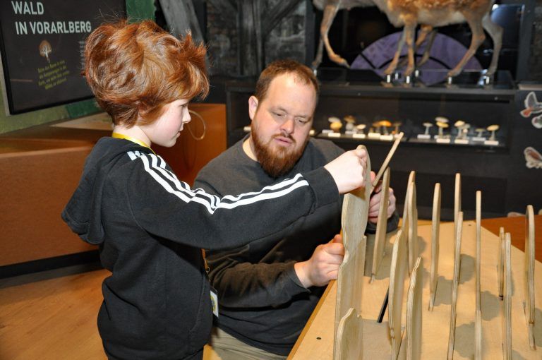 Als Duo auf Museumstour: Zu zweit macht der Museumsbesuch viel mehr Spaß.