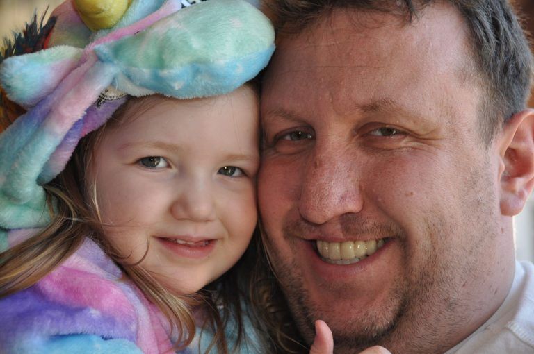 Kinderfasching in Ludesch: Pia und Vater Michael ließen sich diesen Nachmittag nicht entgehen