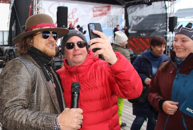 Überzeugende Hommage an Zucchero: Selfie-Wünsche nach dem Konzert waren keine vergebliche Bitte.