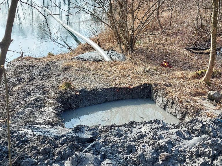 Neues Wasserbauprojekt „Am Rohr“ erfolgreich abgeschlossen: Vom Alten Rhein wurde ein 150 Meter langes Rohr unterirdisch zum Zuleitungsgraben gelegt. (Foto: Umweltamt)