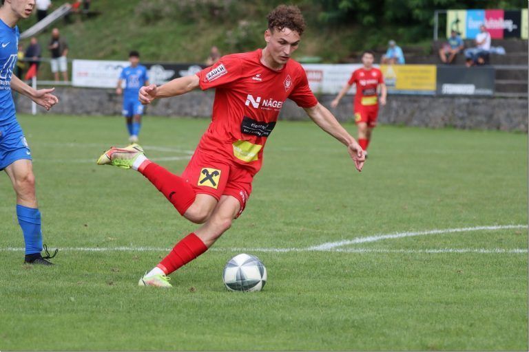 RW Rankweil startet mit Erfolg ins neue Jahr: Thomas Baldauf besorgt den 3:1-Endstand. Timo Wölbitsch war für die Führung verantwortlich. (Bildergalerie)