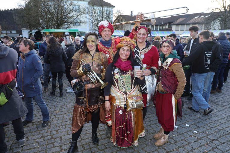 Großes Gugga-Spektakel: Sarah, Marco, Jasmin, Resi und Nadine.