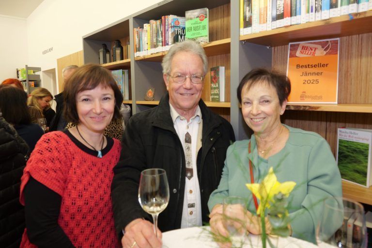 Mit der Liebe um die weite Welt: Christine Marshall mit den Eltern Kurt und Barbara Morscher.