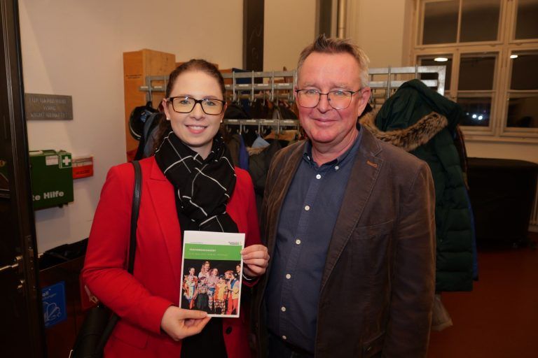 Musikschule rockt im Faschingsfieber: Stadträtin Nathalie Koch und Musikschuldirektor Nikolaus Netzer.
