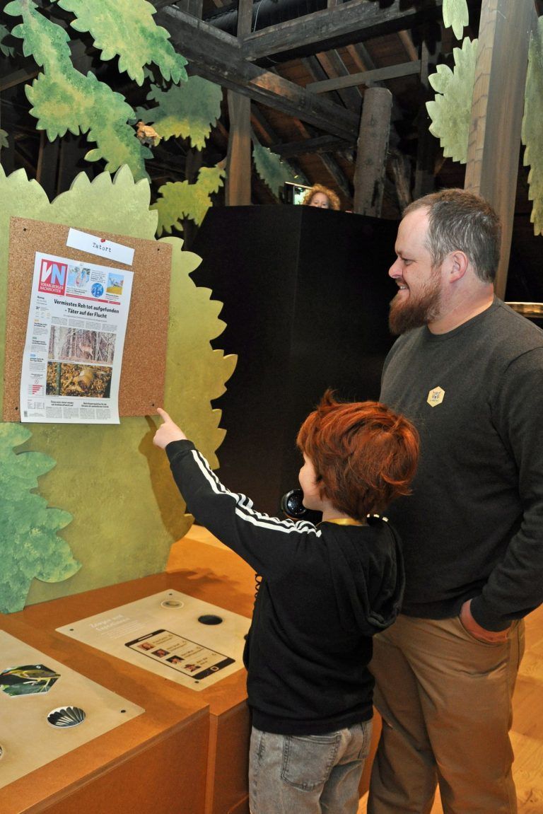 Als Duo auf Museumstour: In der inatura gibt es viel zu entdecken.