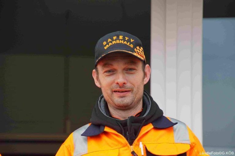 Action pur neben der Rennstrecke: Martin Nußbaumer ist der neue Obmann von Safety Marshal Vorarlberg. (Safety Marshal)