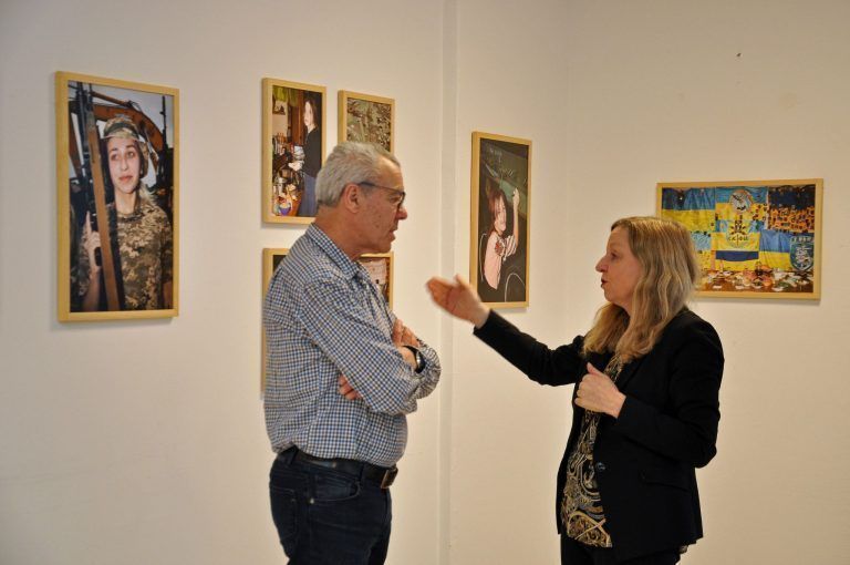 So bekam Nummer 319 eine Stimme: Die Ausstellung regt zum Nachdenken und Diskutieren ein.