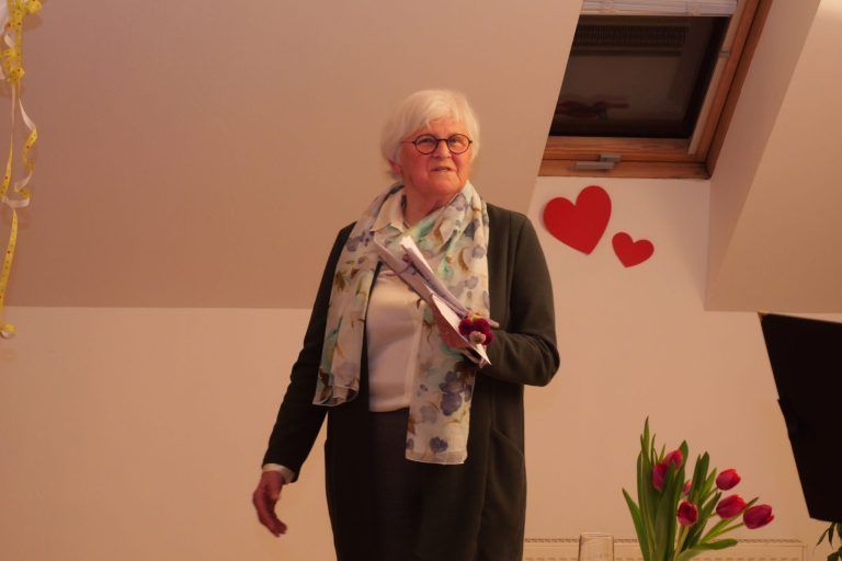 Mit der Liebe um die weite Welt: Obfrau Christl Stadler zeigte sich begeistert über das große Interesse an der Veranstaltung.