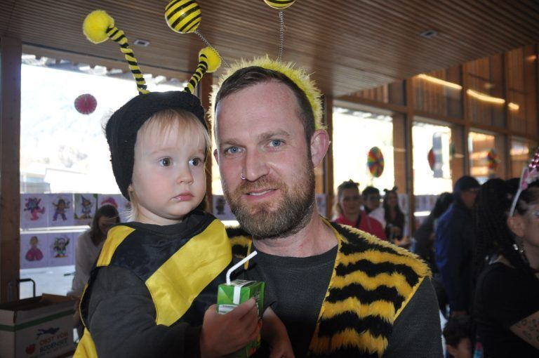 Kinderfasching in Ludesch: Lia-C’eci und Fabian kamen als Biene Maja