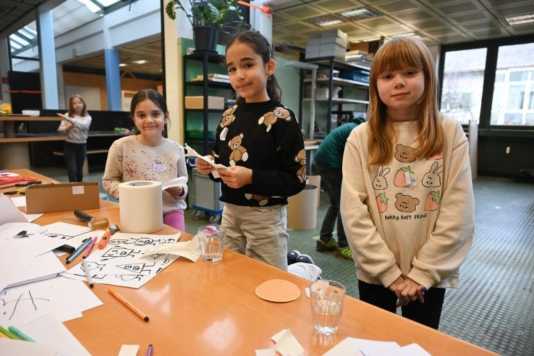 Kreativer Sticker-Workshop im dô: Einen ganzen Nachmittag beschäftigten sich die Kinder mit dem Herstellen eigener Sticker.