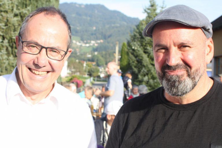 Petanque Club Vinomna Obmann Klaus Pirker (r.) und Vizebgm. Andreas Prenn sind mit dem Neuanfang zufrieden. 