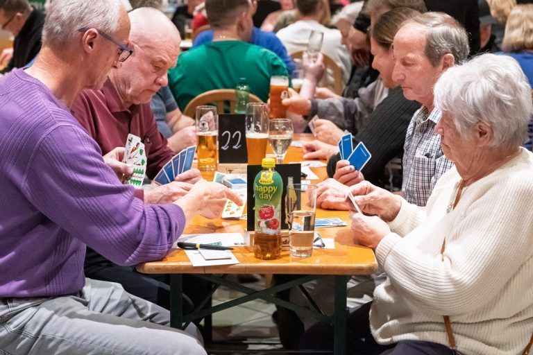 Ausnahmsweise war das Clubheim des DSV nicht in Fußballer- sondern Jasserhand. 