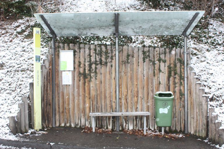 Bushaltestelle Arken Muntlix wird saniert. 