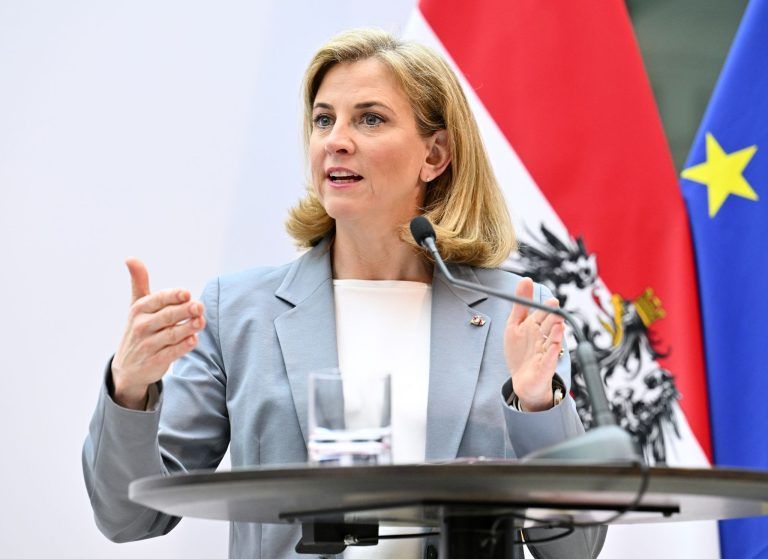 Stocker, Marterbauer, Wiederkehr und Co: Die Gesichter der neuen Regierung