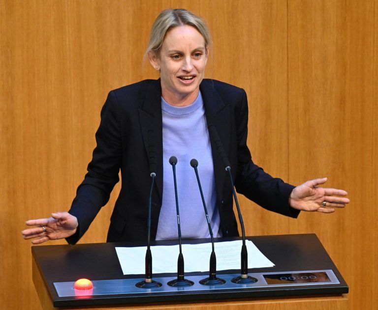 Heiße Schlacht am Ministeriumsbuffet