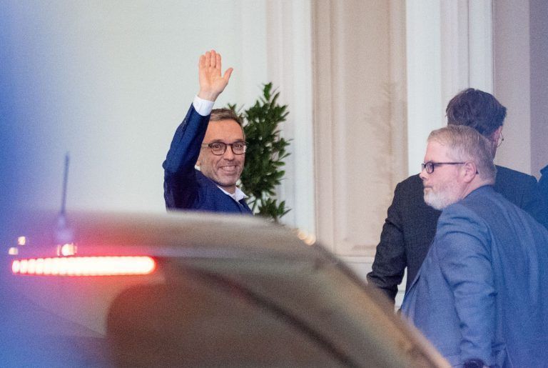 Gespräche beim Bundespräsidenten: "Wo müssen sich welche Parteien bewegen?"