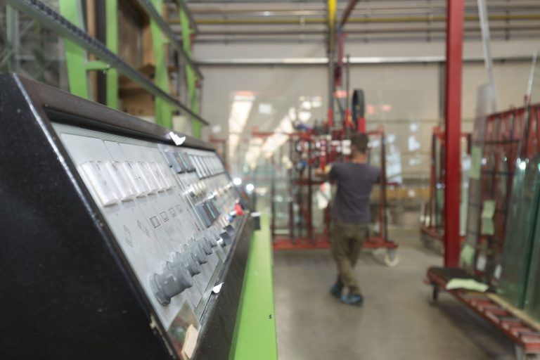 Europäischer Glasmarkt ein Scherbenhaufen - auch Glas Marte muss Mitarbeiter abbauen