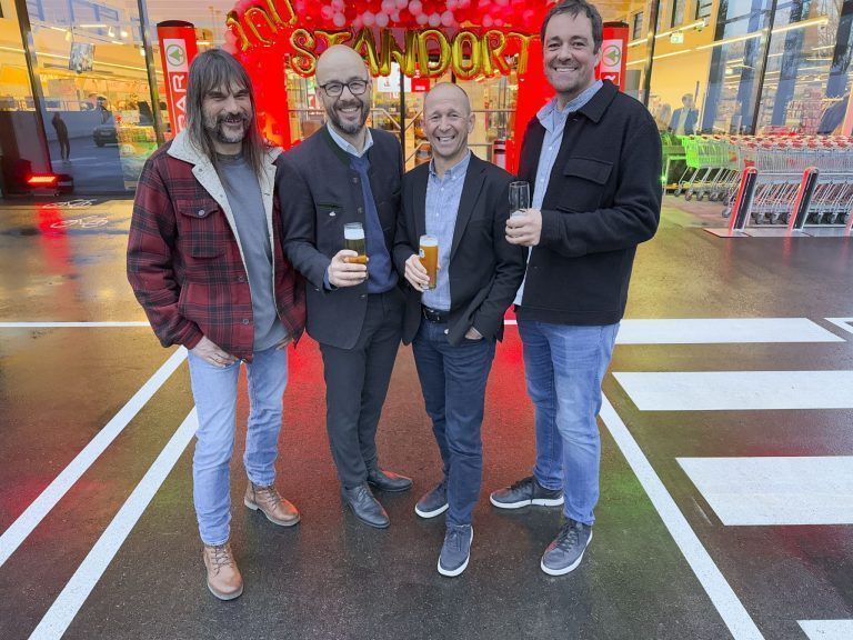 Bierquartett in Feierlaune: Wolfgang Sila, Günter Brunner, Kurt Michelini und Lukas Dorner