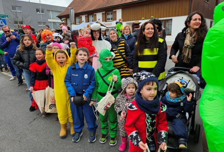 Impressionen vom Lochauer Kinderfaschingsumzug.