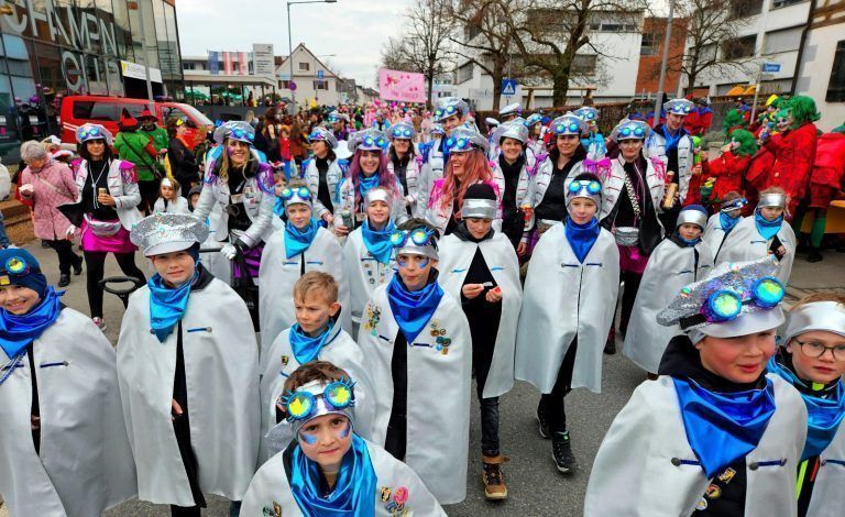 Impressionen vom Lochauer Kinderfaschingsumzug.